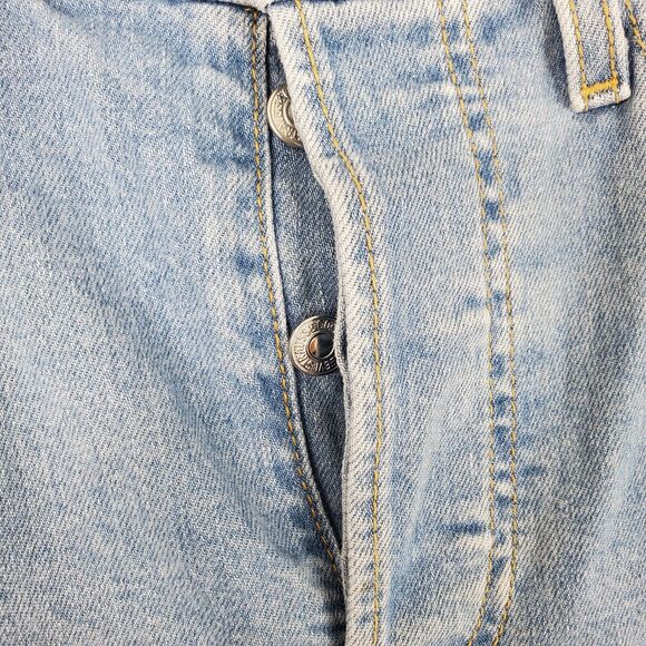 Levis Wedgie Straight Jeans High Rise Light Wash Ripped Knee 90s Mom Womens 30 - Picture 3 of 11